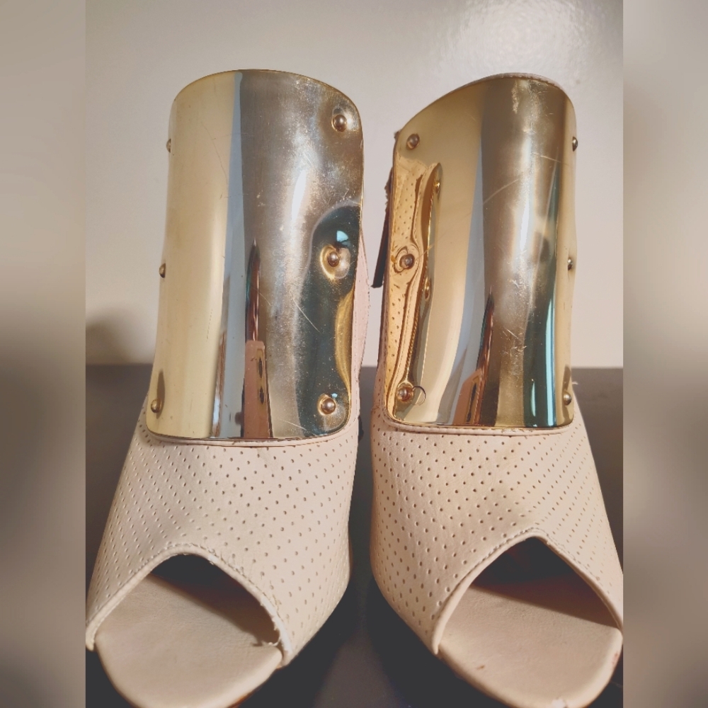 Elegant Gold and Cream Women's Shoes